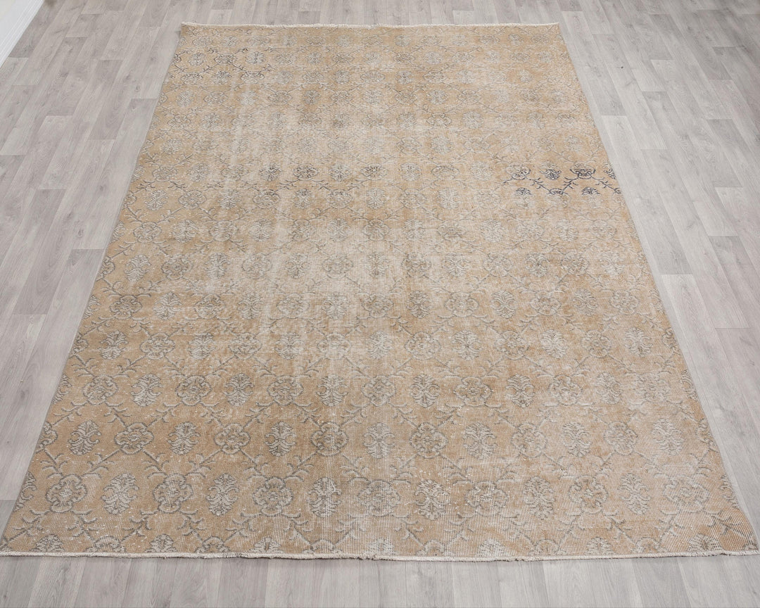 Faded Oushak Rug 6' 9" x 9' 3" | No. VR69804