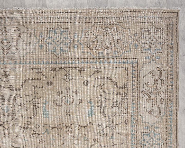 Beige Oushak Rug 6' 11" x 10' 1" | No. VR72551