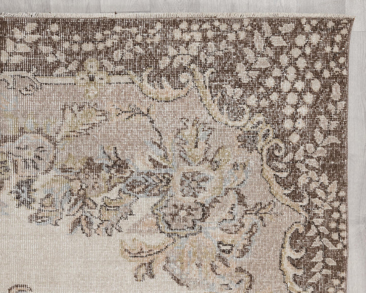 Beige Oushak Rug 6' 3" x 10' 2" | No. VR21693