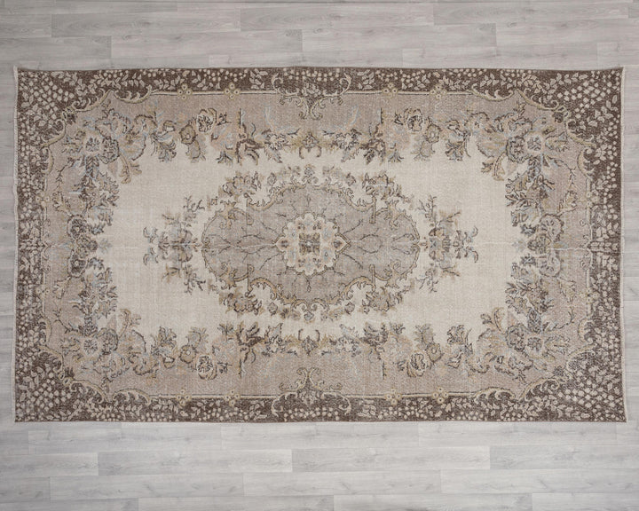 Beige Oushak Rug 6' 3" x 10' 2" | No. VR21693