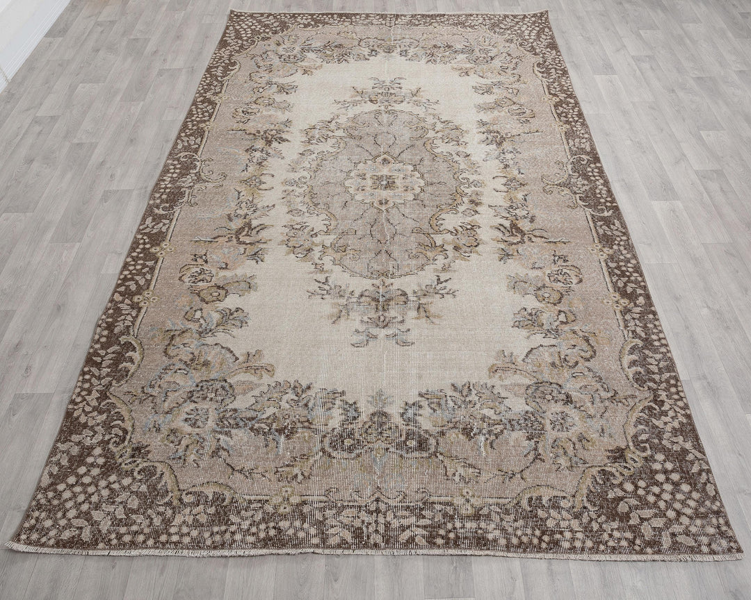 Beige Oushak Rug 6' 3" x 10' 2" | No. VR21693