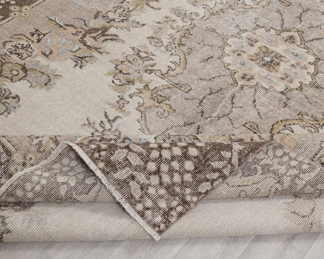 Beige Oushak Rug 6' 3" x 10' 2" | No. VR21693