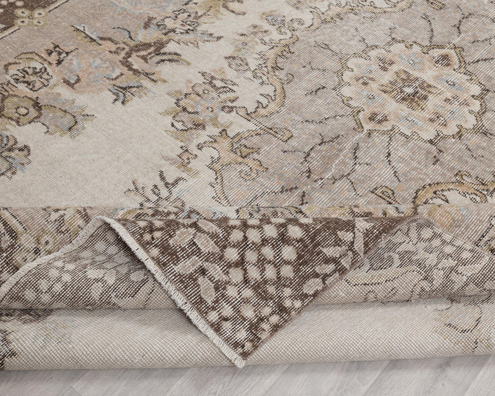 Beige Oushak Rug 6' 3" x 10' 2" | No. VR21693