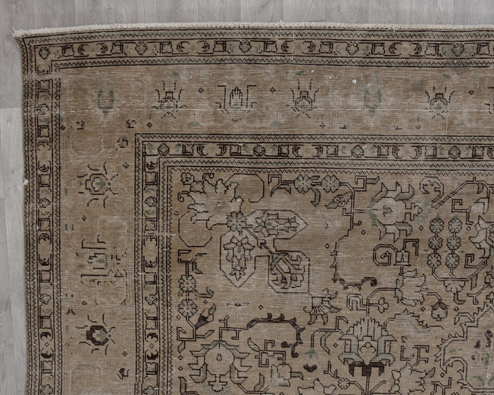 Beige Oushak Rug 9' 8" x 12' 2" | No. VR83704