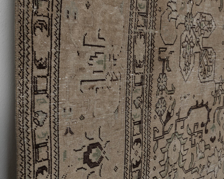 Beige Oushak Rug 9' 8" x 12' 2" | No. VR83704