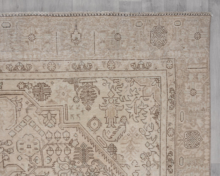 Beige Oushak Rug 8' 8" x 11' 6" | No. VR52081