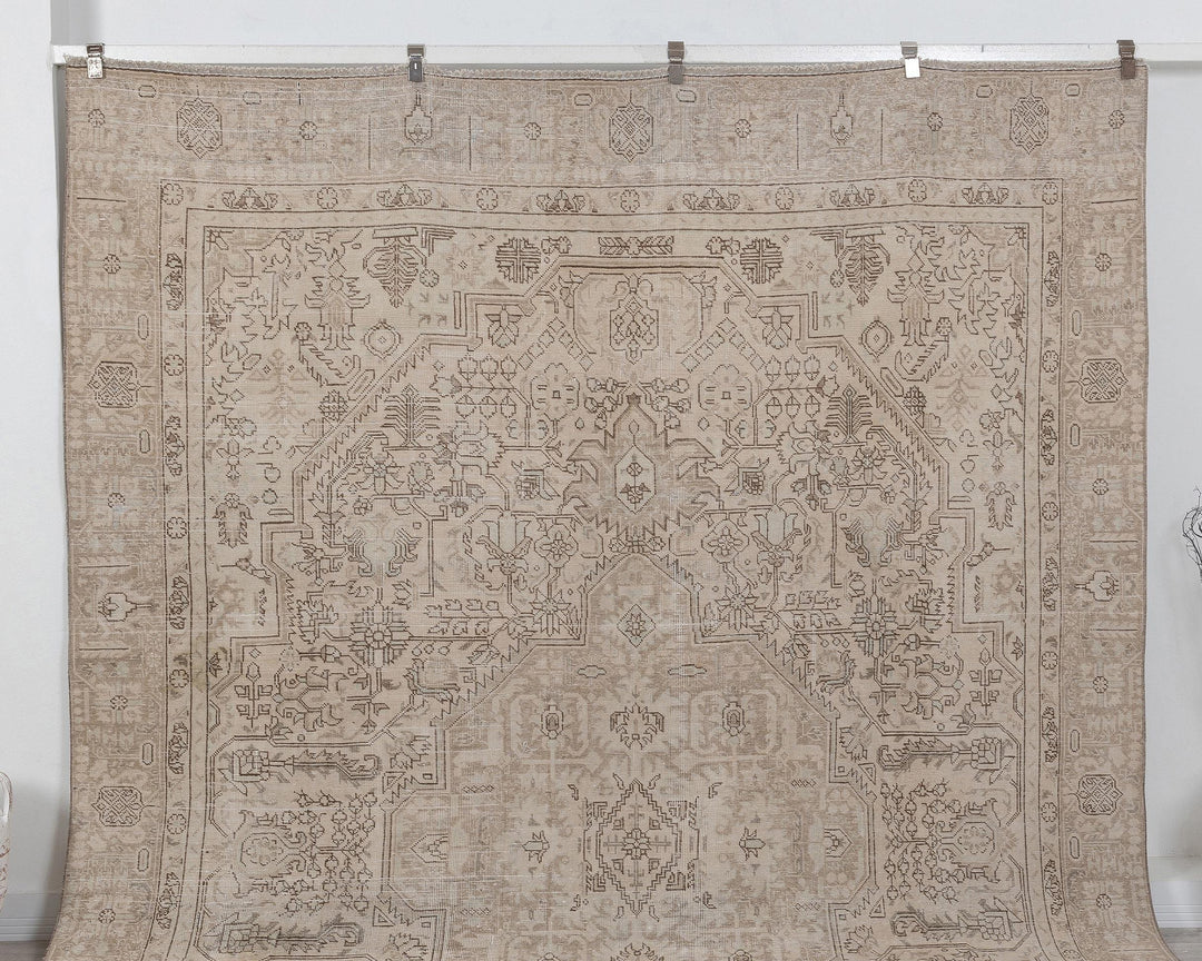 Beige Oushak Rug 8' 8" x 11' 6" | No. VR52081