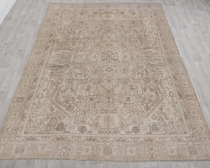 Beige Oushak Rug 8' 8" x 11' 6" | No. VR52081
