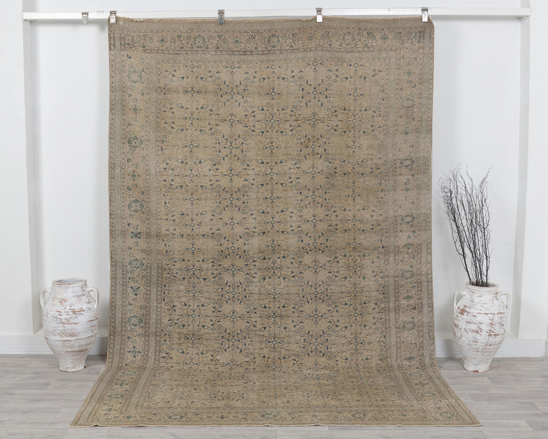 Neutral Oushak Rug 6' 7" x 9' 6" | No. VR68789