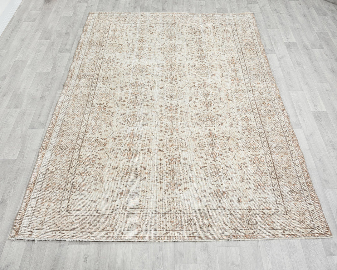 Neutral Oushak Rug 6' 2" x 8' 10" | No. VR91354