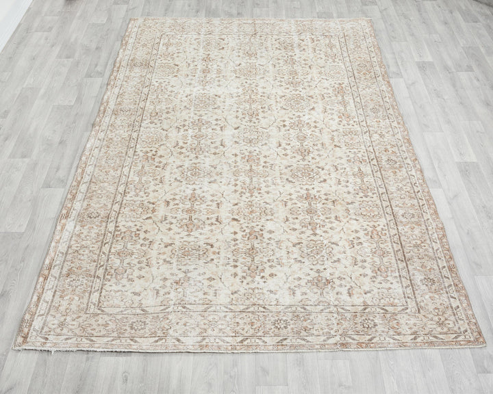 Neutral Oushak Rug 6' 2" x 8' 10" | No. VR91354