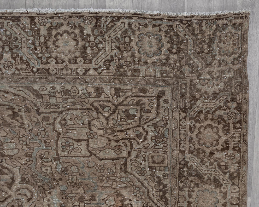 Brown Oushak Rug 9' 6" x 12' 8" | No. VR68813