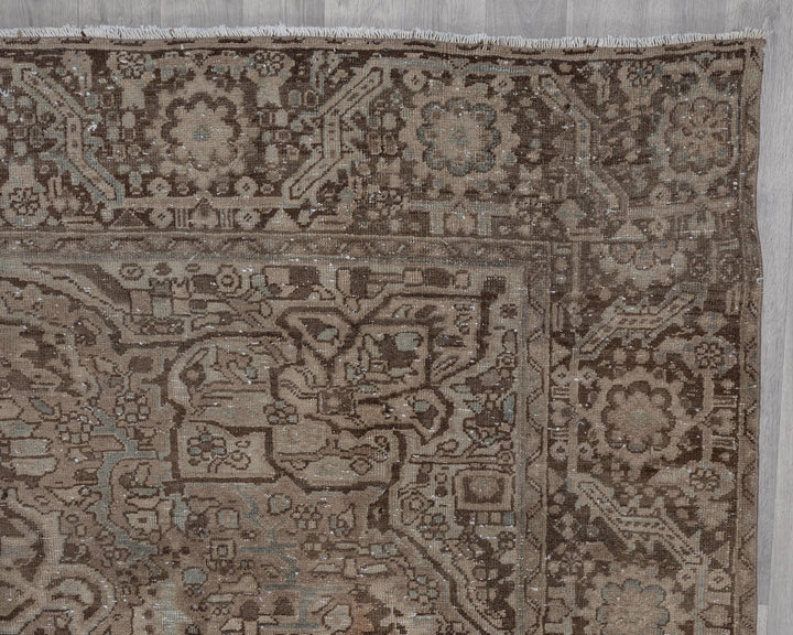 Brown Oushak Rug 9' 6" x 12' 8" | No. VR68813