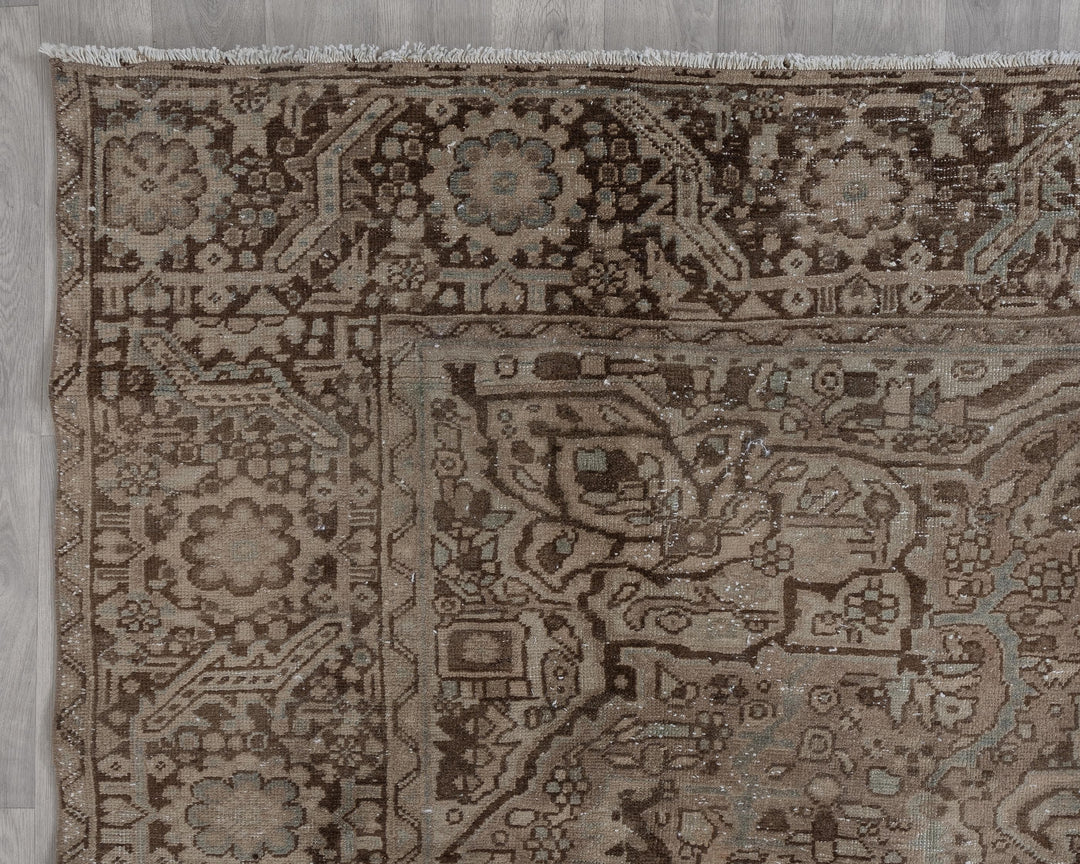 Brown Oushak Rug 9' 6" x 12' 8" | No. VR68813