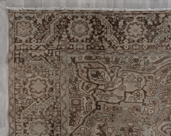 Brown Oushak Rug 9' 6" x 12' 8" | No. VR68813