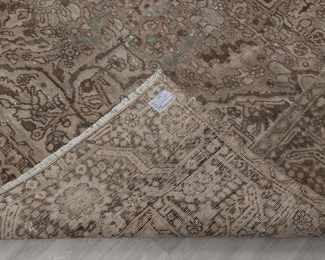 Brown Oushak Rug 9' 6" x 12' 8" | No. VR68813