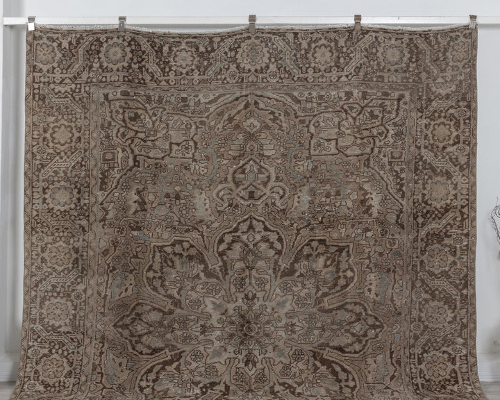 Brown Oushak Rug 9' 6" x 12' 8" | No. VR68813