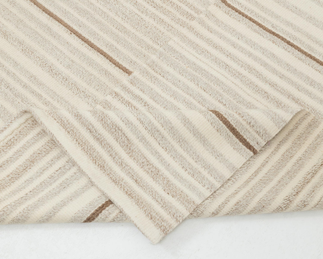 Beige Kilim Rug 9' 6" x 12' 10" | No. VR73972