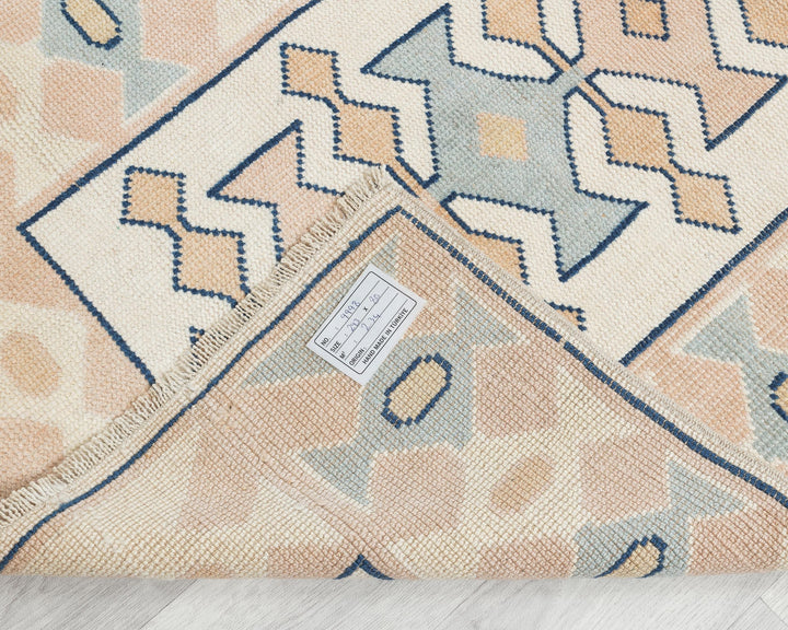 Neutral Runner Rug 2' 7" x 9' 7" | No. VR18540