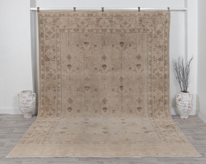 Beige Oushak Rug 8' 5" x 11' 7" | No. VR76154