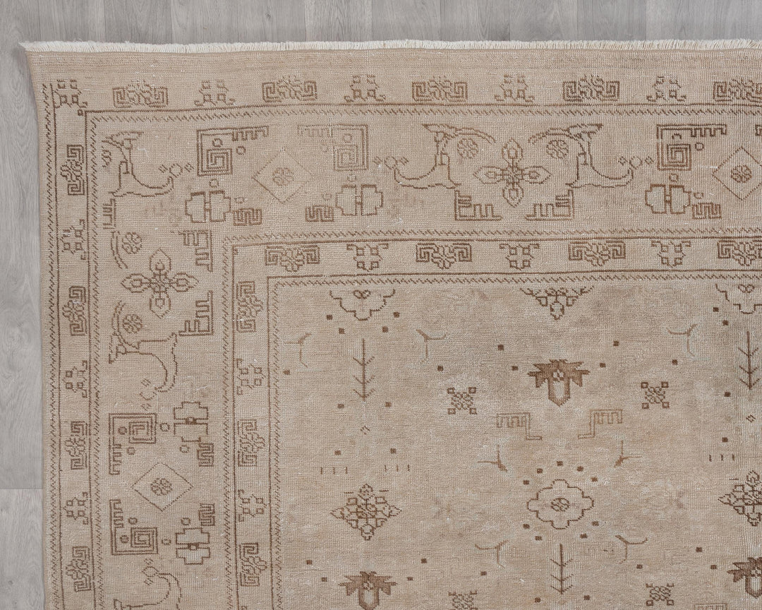 Beige Oushak Rug 8' 5" x 11' 7" | No. VR76154