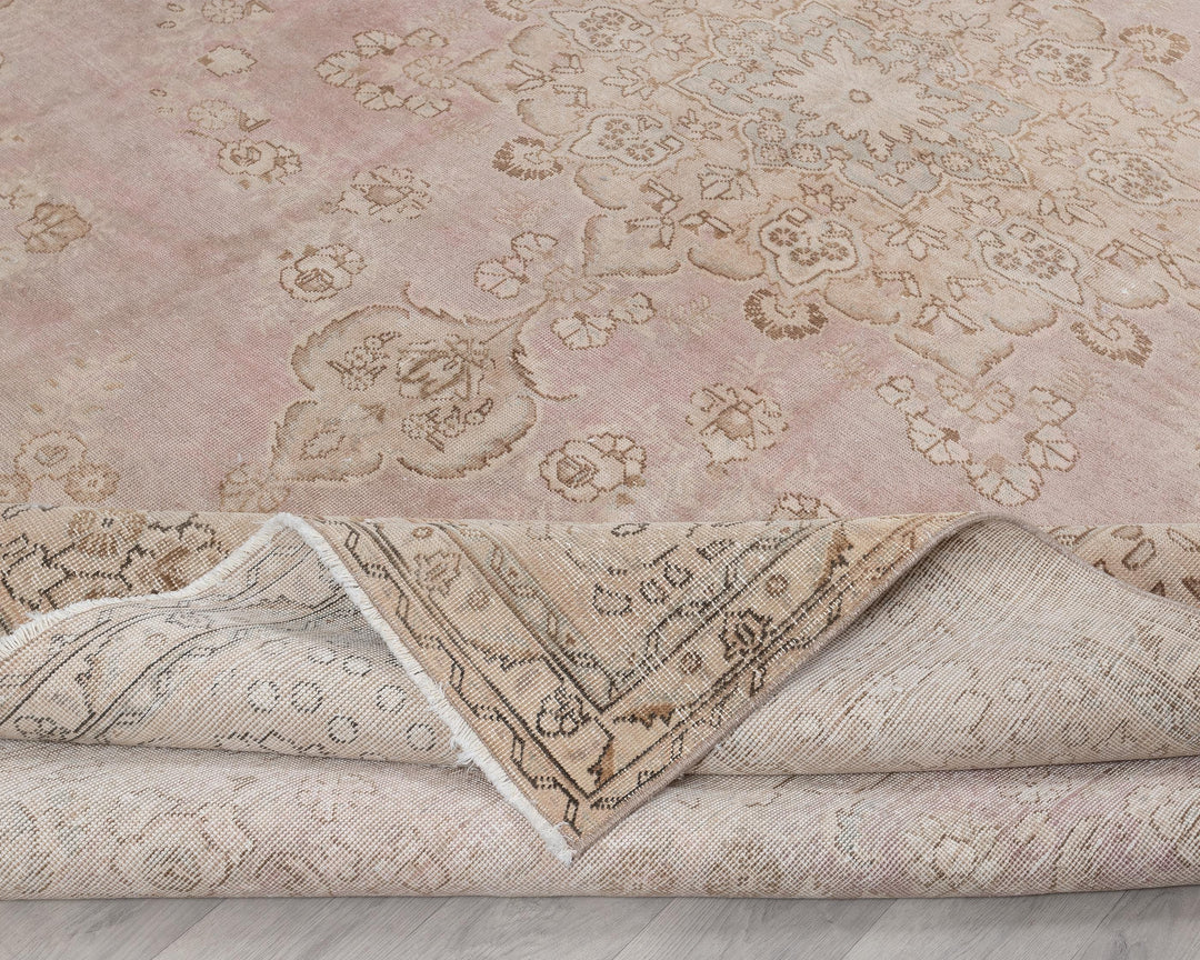 Beige Oushak Rug 9' 8" x 12' 4" | No. VR30832