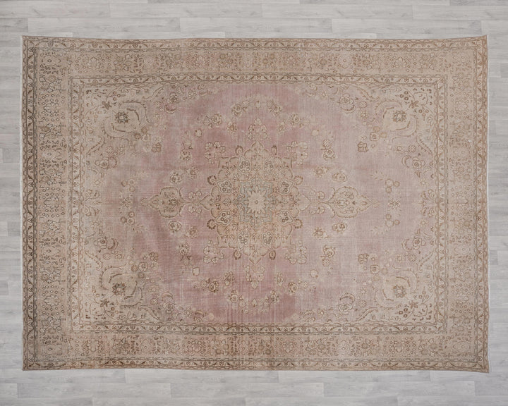 Beige Oushak Rug 9' 8" x 12' 4" | No. VR30832