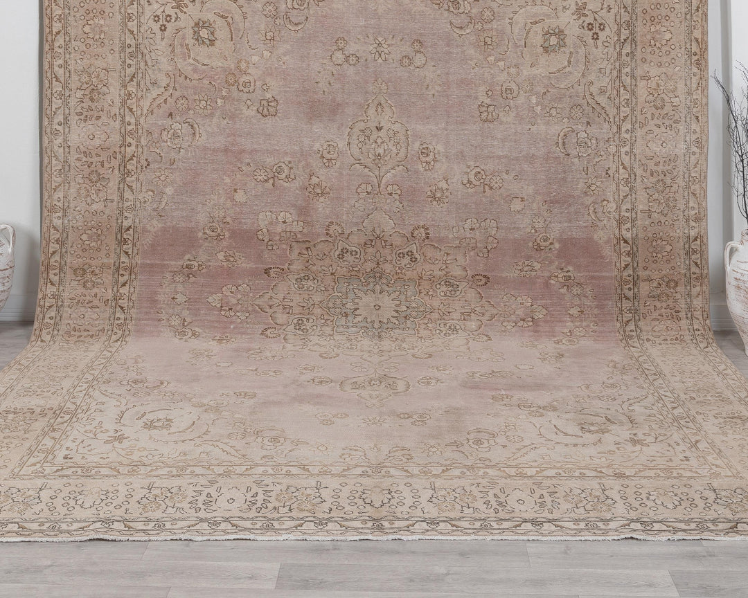 Beige Oushak Rug 9' 8" x 12' 4" | No. VR30832