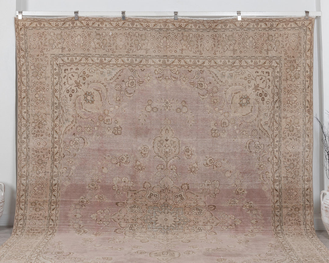 Beige Oushak Rug 9' 8" x 12' 4" | No. VR30832