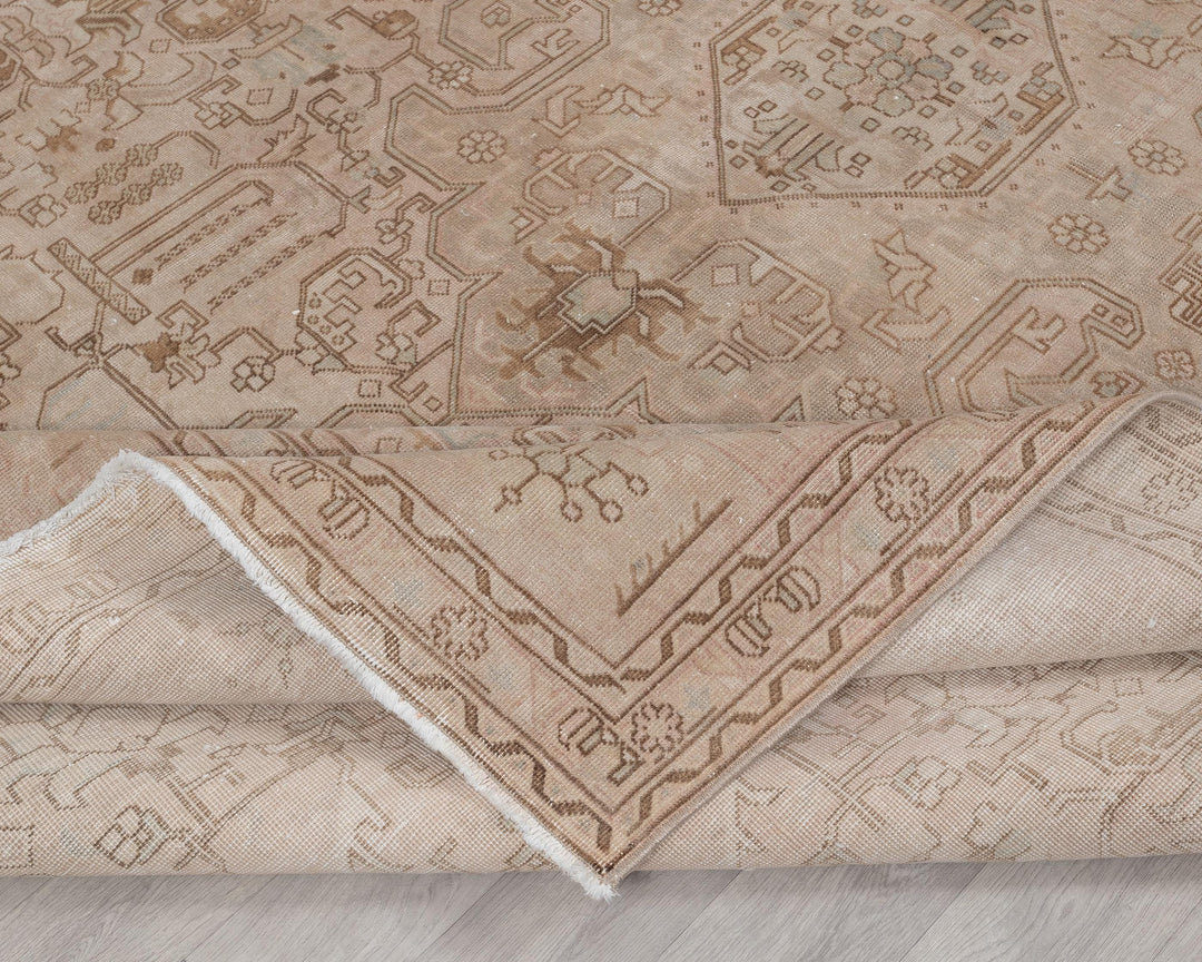 Neutral Oushak Rug 8' 9" x 11' 2" | No. VR96680