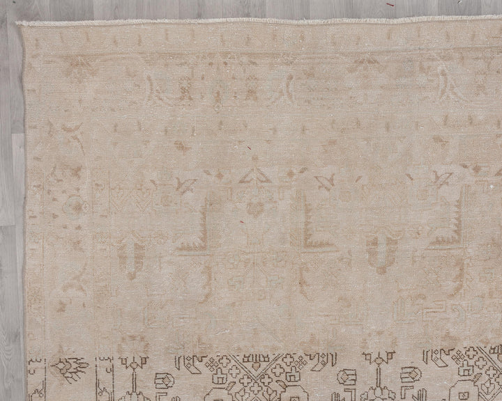 Beige Oushak Rug 9' 3" x 12' 6" | No. VR61018