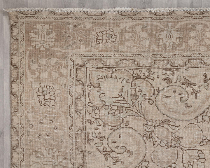 Beige Oushak Rug 9' 6" x 12' 6" | No. VR46551