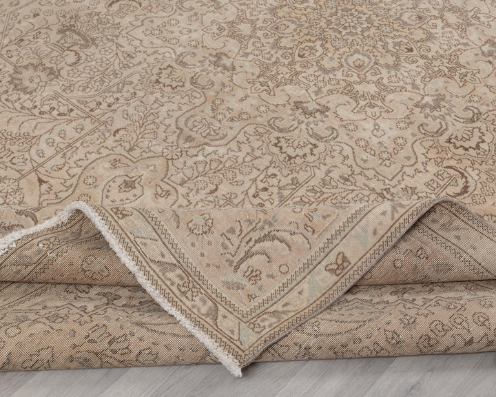 Beige Oushak Rug 9' 4" x 12' 8" | No. VR66343