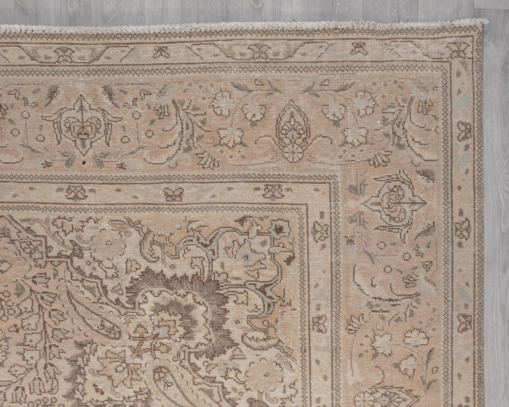 Beige Oushak Rug 9' 4" x 12' 8" | No. VR66343