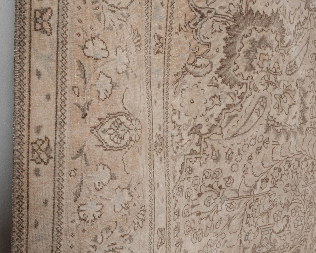 Beige Oushak Rug 9' 4" x 12' 8" | No. VR66343