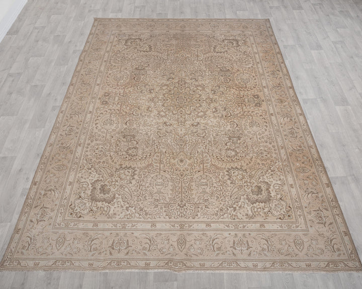 Beige Oushak Rug 9' 4" x 12' 8" | No. VR66343