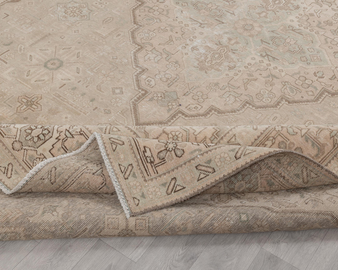 Beige Oushak Rug 8' 2" x 11' 4" | No. VR62908
