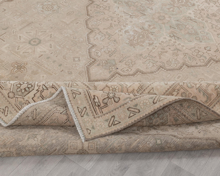 Beige Oushak Rug 8' 2" x 11' 4" | No. VR62908