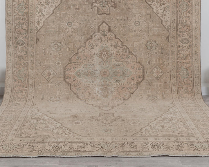 Beige Oushak Rug 8' 2" x 11' 4" | No. VR62908