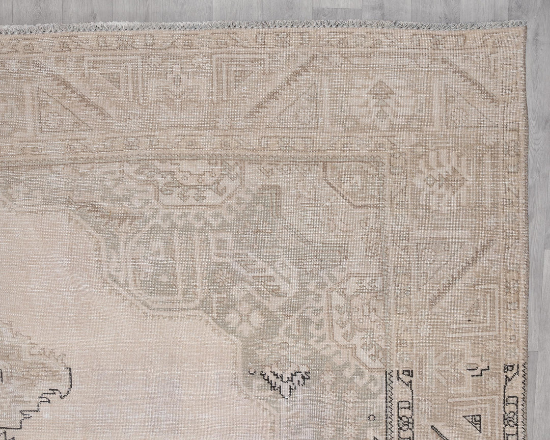 Beige Oushak Rug 9' 7" x 12' | No. VR28334