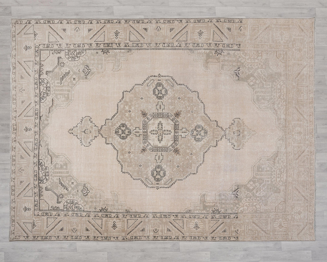 Beige Oushak Rug 9' 7" x 12' | No. VR28334