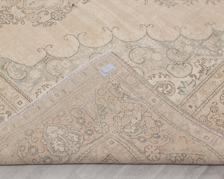 Beige Oushak Rug 9' 6" x 13' 1" | No. VR65890