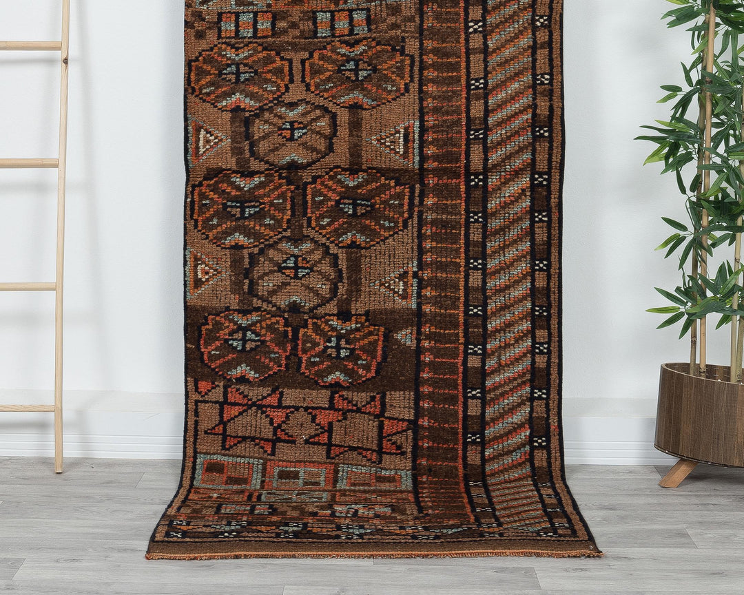 Runner Rug 3' 1" x 8' 6" | No. VR61138