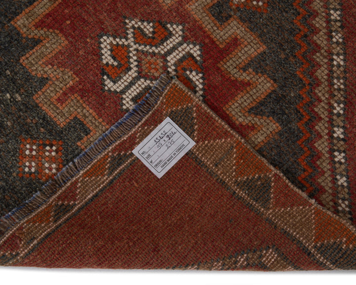 Red Runner Rug 3' 2" x 9' 4" | No. VR20877
