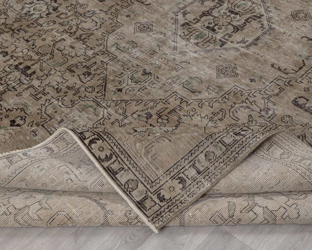 Beige Oushak Rug 9' 8" x 12' 2" | No. VR83704