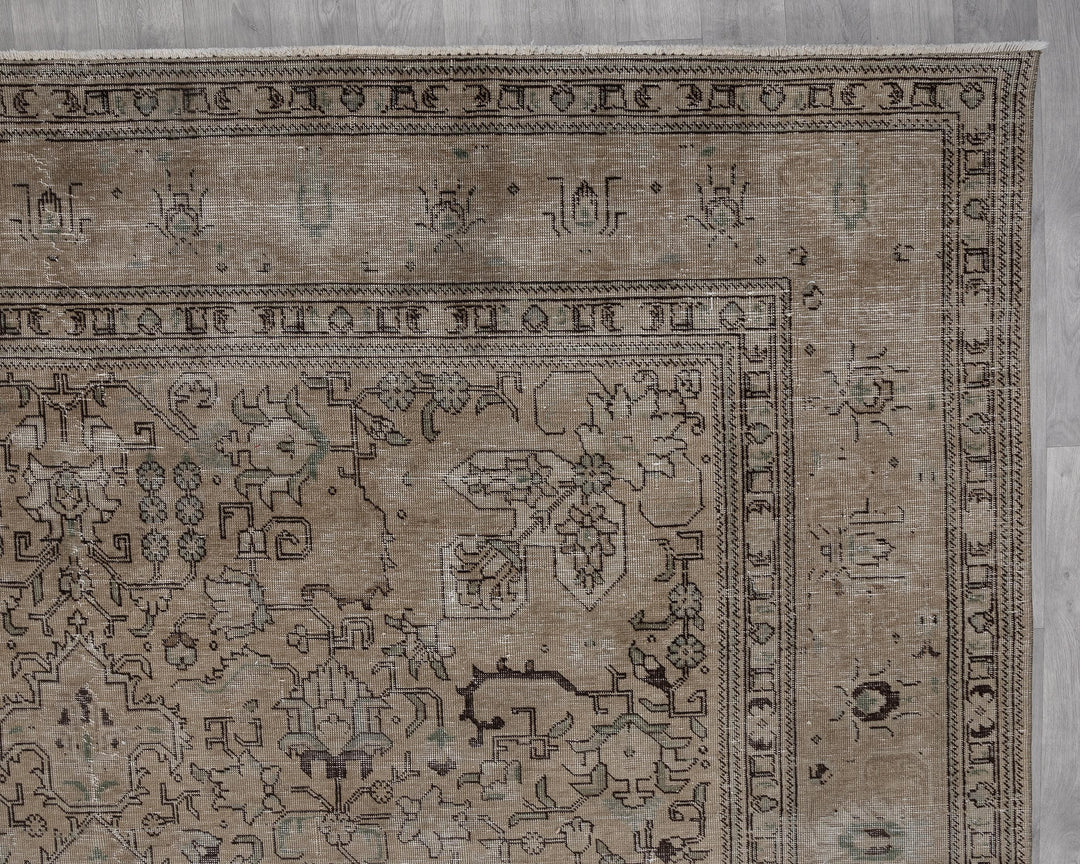 Beige Oushak Rug 9' 8" x 12' 2" | No. VR83704
