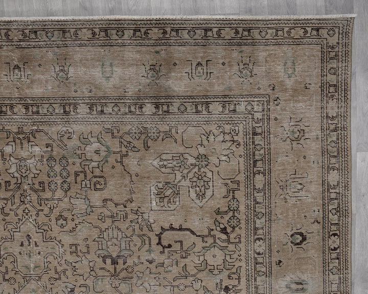 Beige Oushak Rug 9' 8" x 12' 2" | No. VR83704