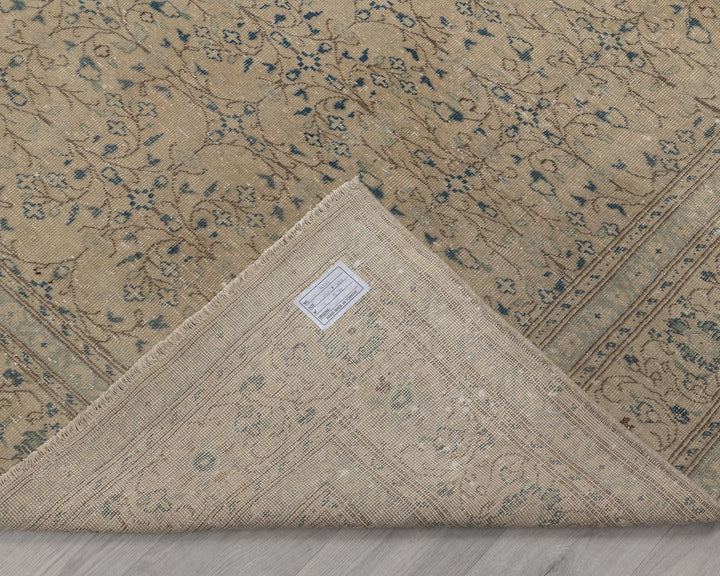Neutral Oushak Rug 6' 7" x 9' 6" | No. VR68789