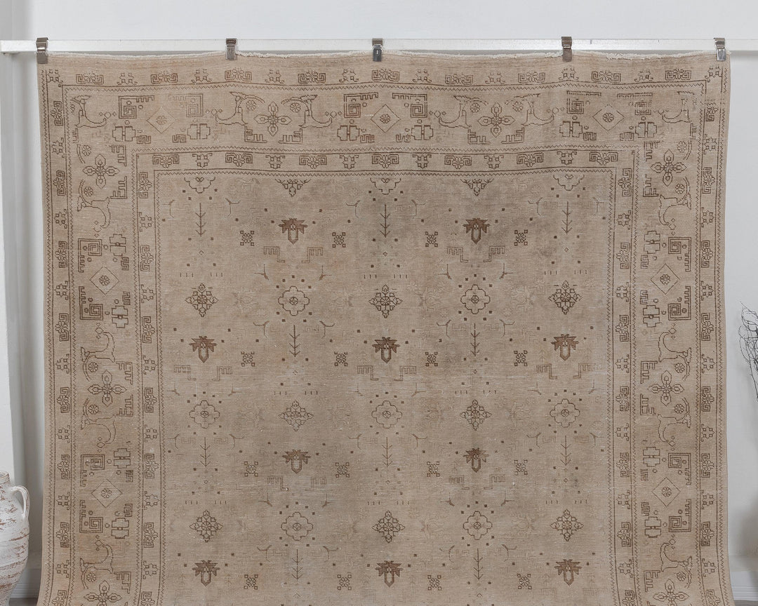 Beige Oushak Rug 8' 5" x 11' 7" | No. VR76154