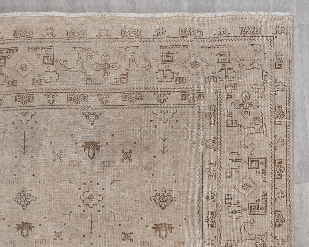 Beige Oushak Rug 8' 5" x 11' 7" | No. VR76154